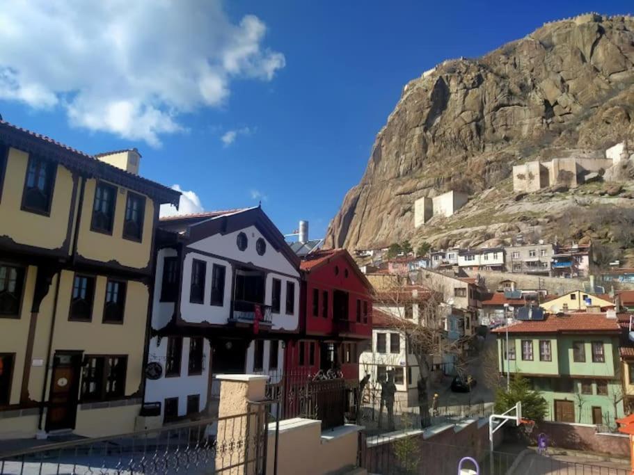 Afyon Kalesi Eteklerinde Bir Yer Villa Afyonkarahisar Luaran gambar
